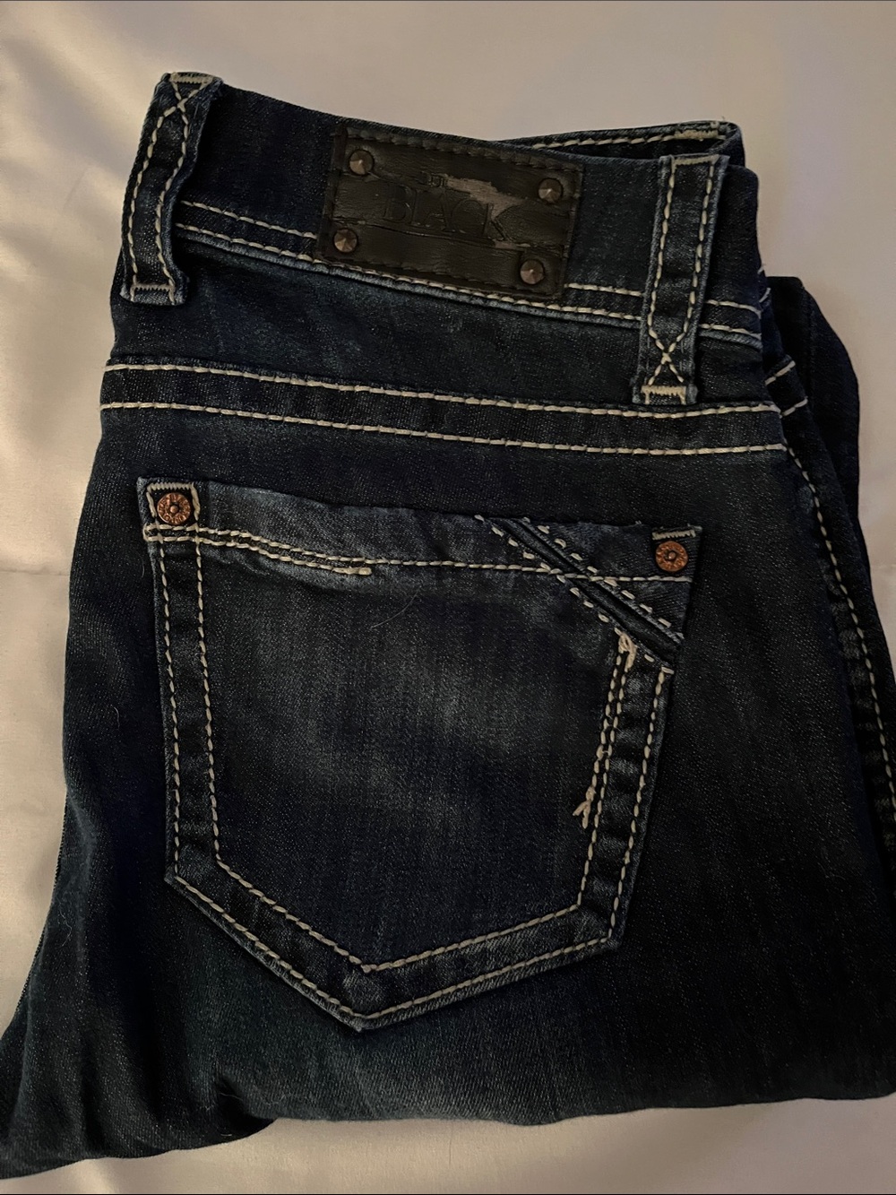 Buckle Women's Dark Indigo Skinny Jeans with Contrast Stitching